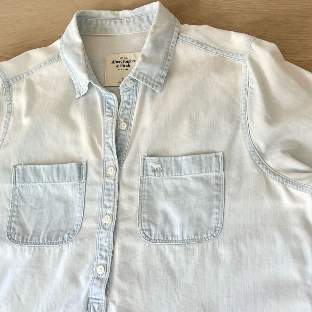 Abercrombie & Fitch 100% Cotton Light Blue Denim Quarter Button-up Shirt Sz S - Picture 3 of 16